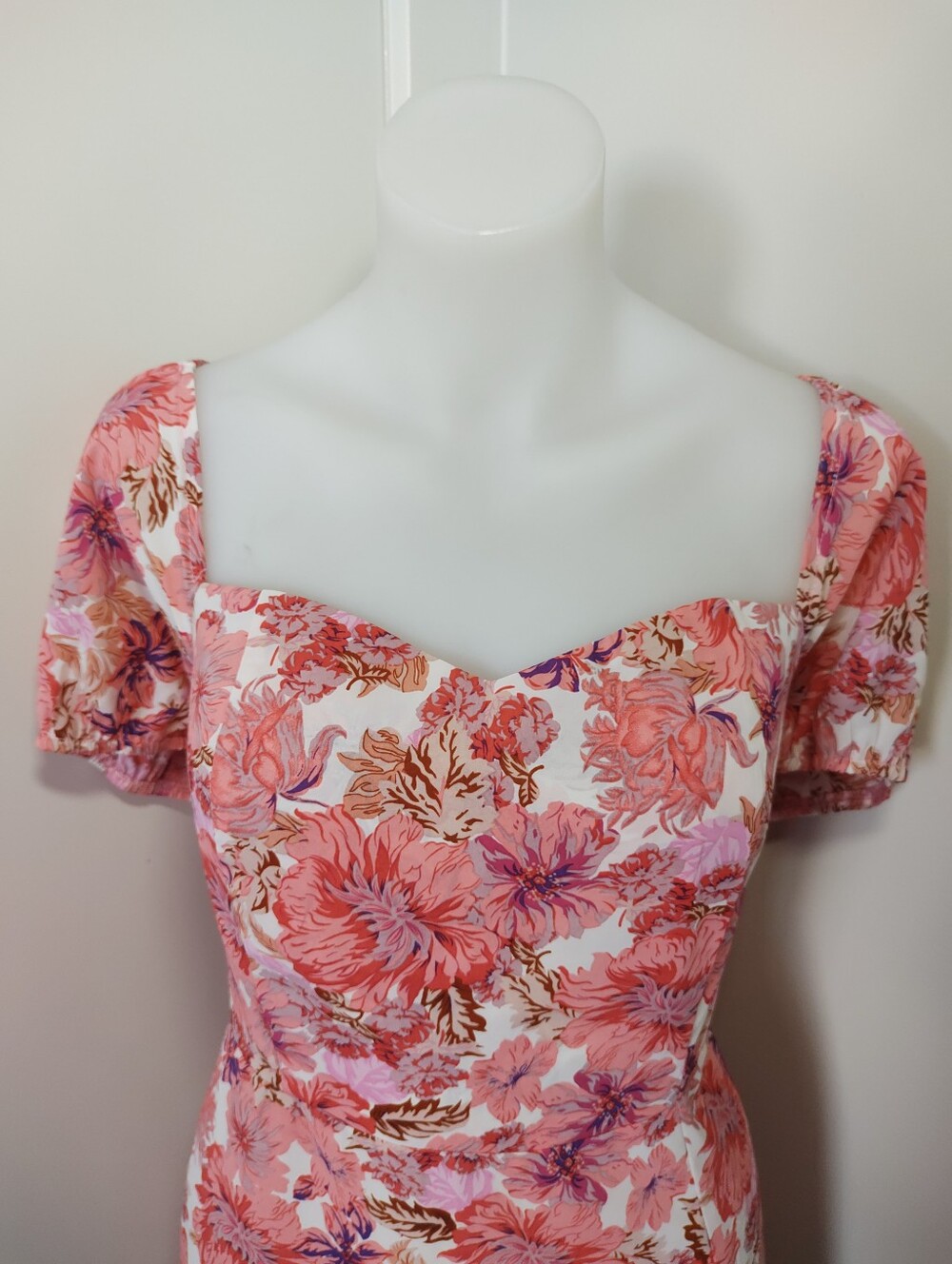 Luxedo Romantic Pink Floral Heart-Neck Puff-Sleeve Midi Dress - Picture 4 of 13